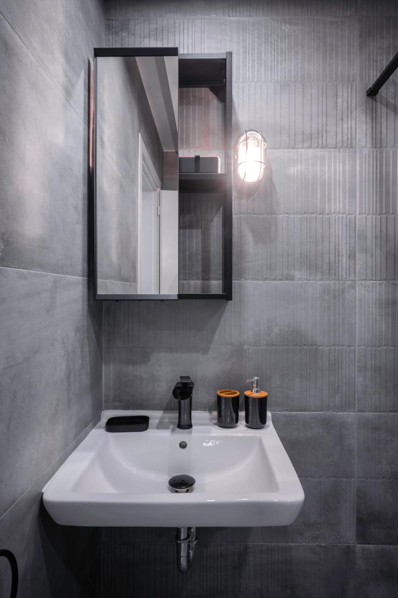 Apartamento Brick Haven: Contemporary Urban Living Redefined *